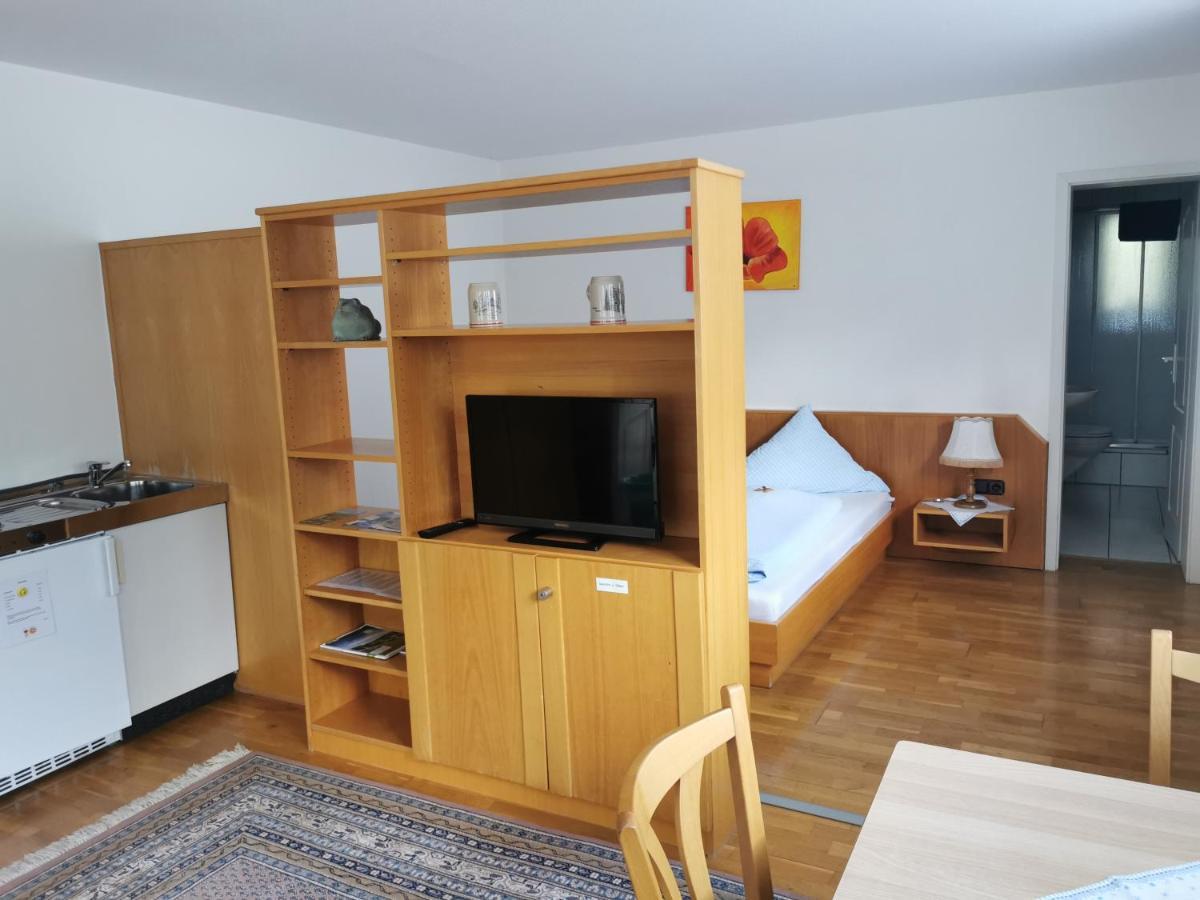 Gaestehaus Schoenwaelder Бойрон Экстерьер фото